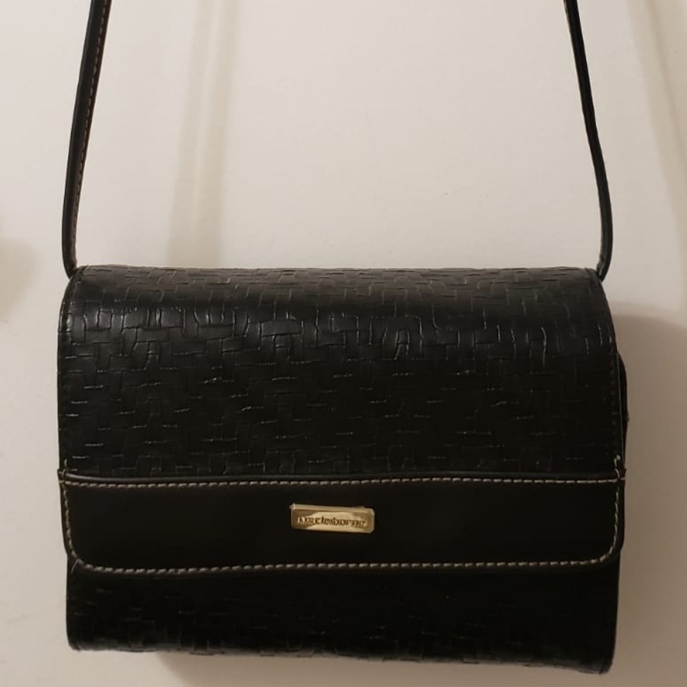 Liz Clairbourne Strap Crossbody Bag